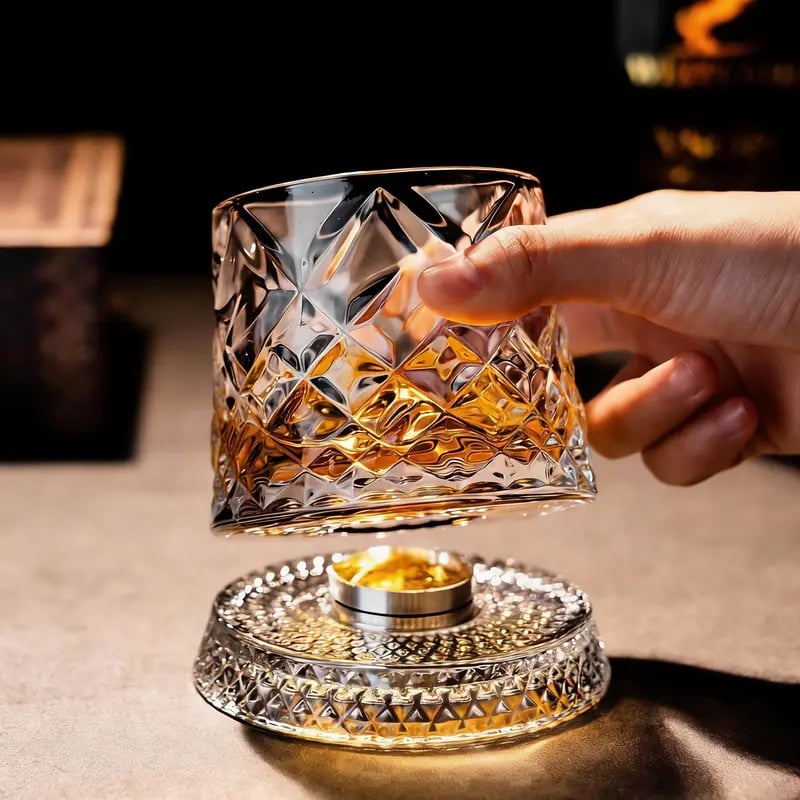 🎁Luxury 360° Spinning Crystal Glass