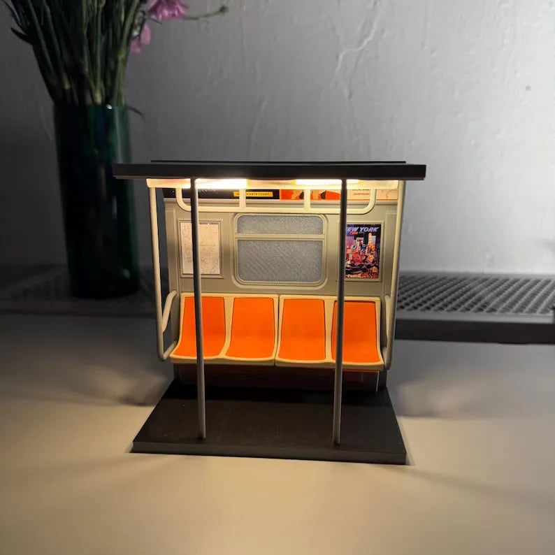 🚇NYC Subway Train Lamp –  Rechargeable & USB Powered | Includes 3 Interchangeable Posters 🔥Buy 2 Free Shipping (Clean, no pee smell🤣)